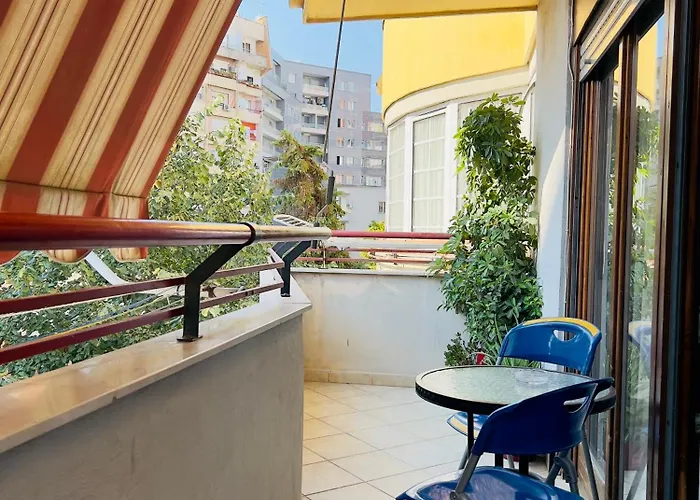 Rita In Centre * ティラナ